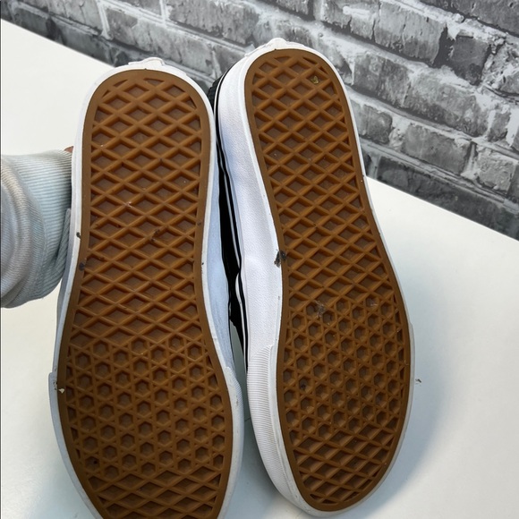 Vans Women's Black Slip-On Shoes - Picture 7 of 12